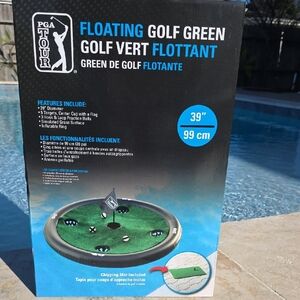 PGA Tour Floating Golf Green with Chipping Mat
